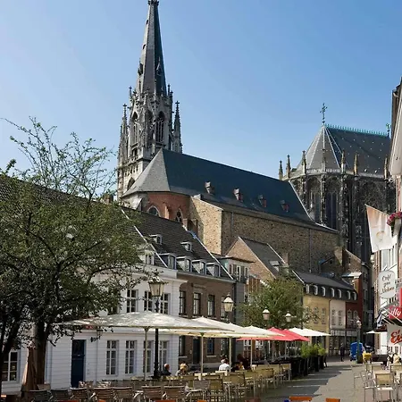 Mercure Am Dom 3*